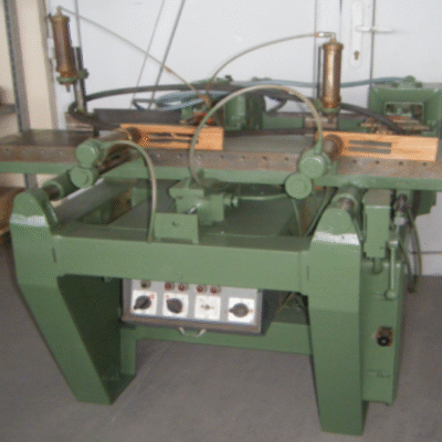 Masina automata de daltuit ITALPRESSE