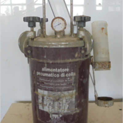 Dozator de clei