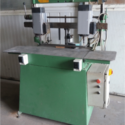 Masini de gaurit multiple cu interaxa mobila