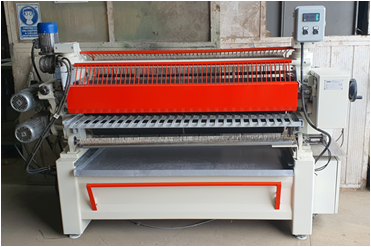 Masina de aplicat clei cu patru role OMMA, model GS 413