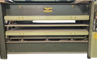 Presa la cald pentru furnire BAIONI PRESSE
